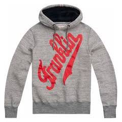 SUDADERA CON CAPUCHA Y MOTIVO